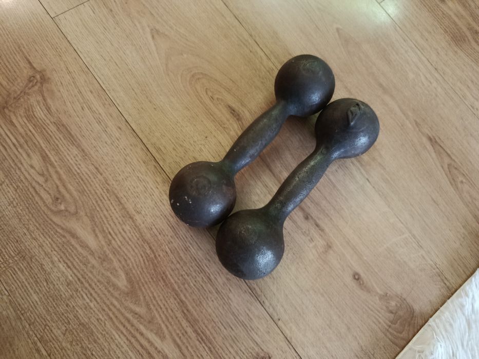 Продам гантелі  2 шт. по 3 кг