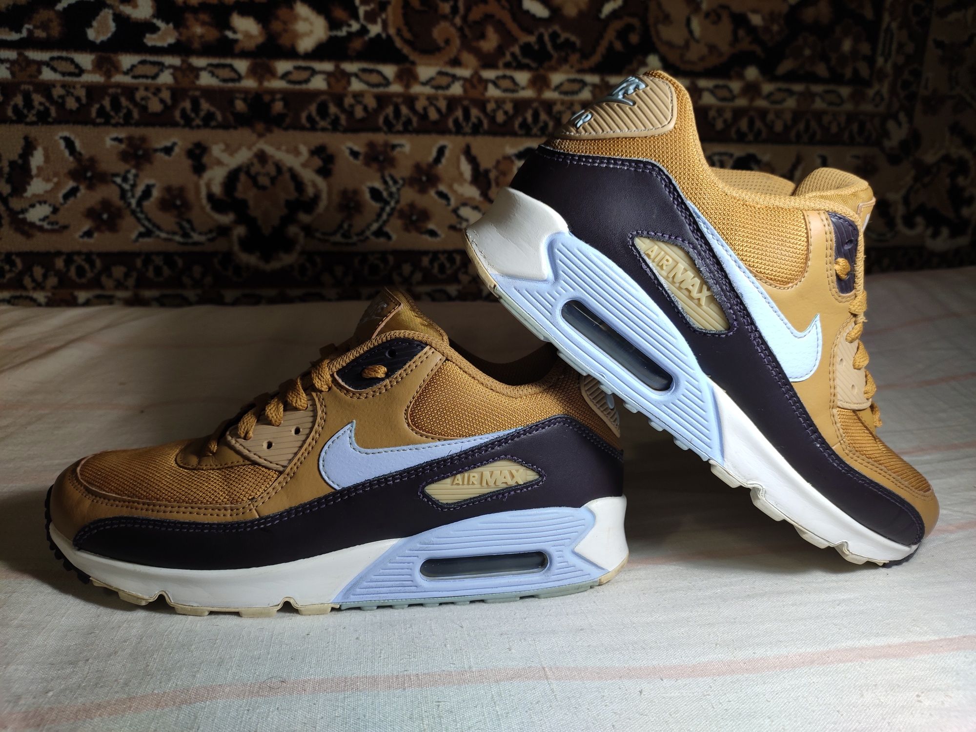 Кросівки Nike Air Max 90 Essential.