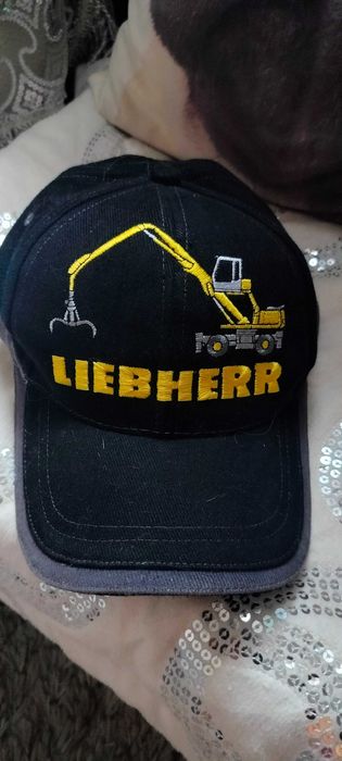 Nowa czapka Liebherr