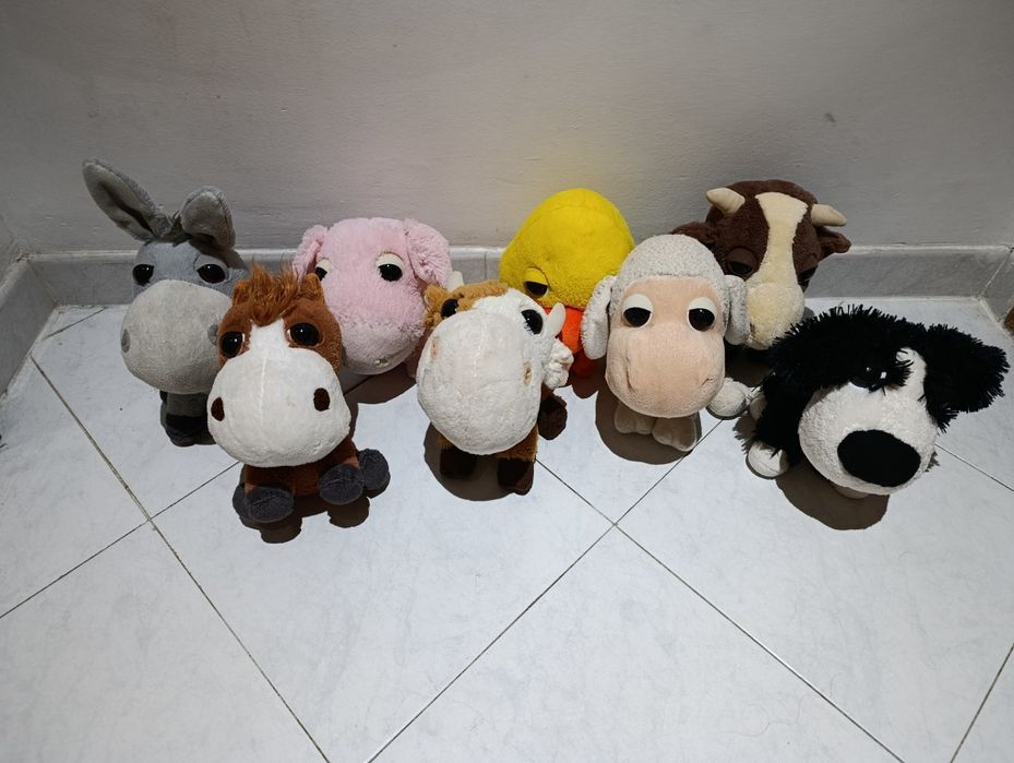 Colecção de peluches animais da quinta