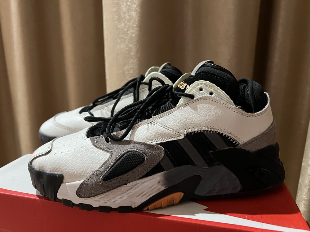 Кросівки оригінал adidas чоловічі р.41