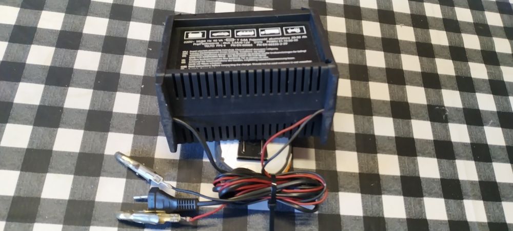 Prostownik do ładowania