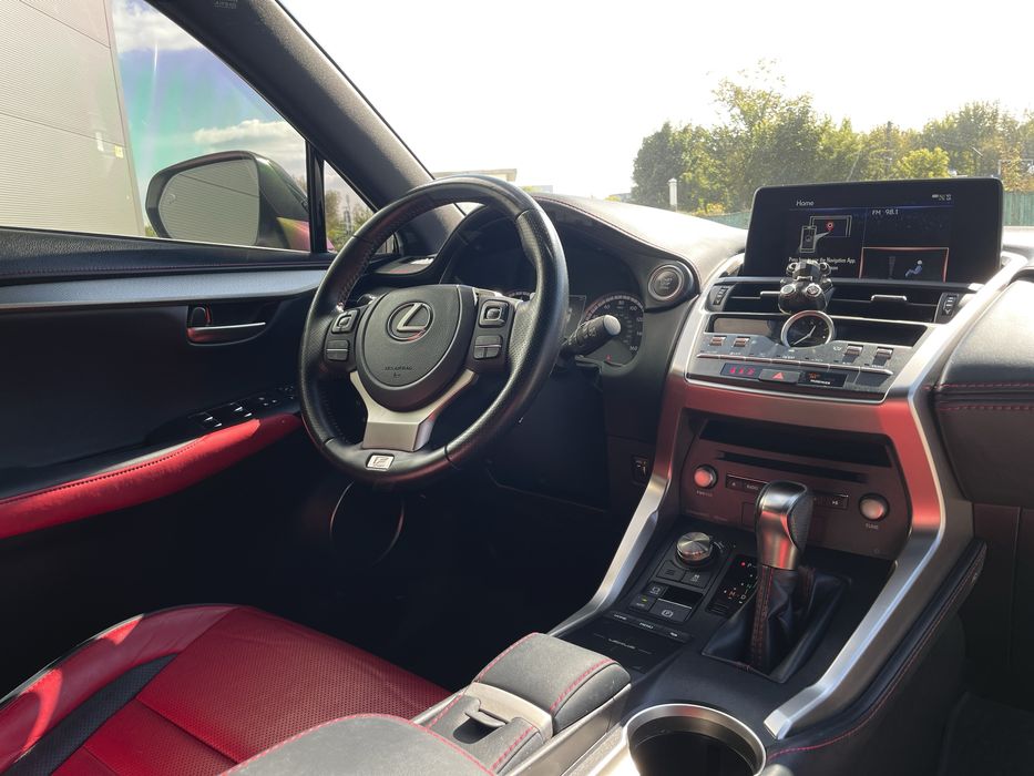 Lexus NX 300 F-Sport 2.0 240 к.с