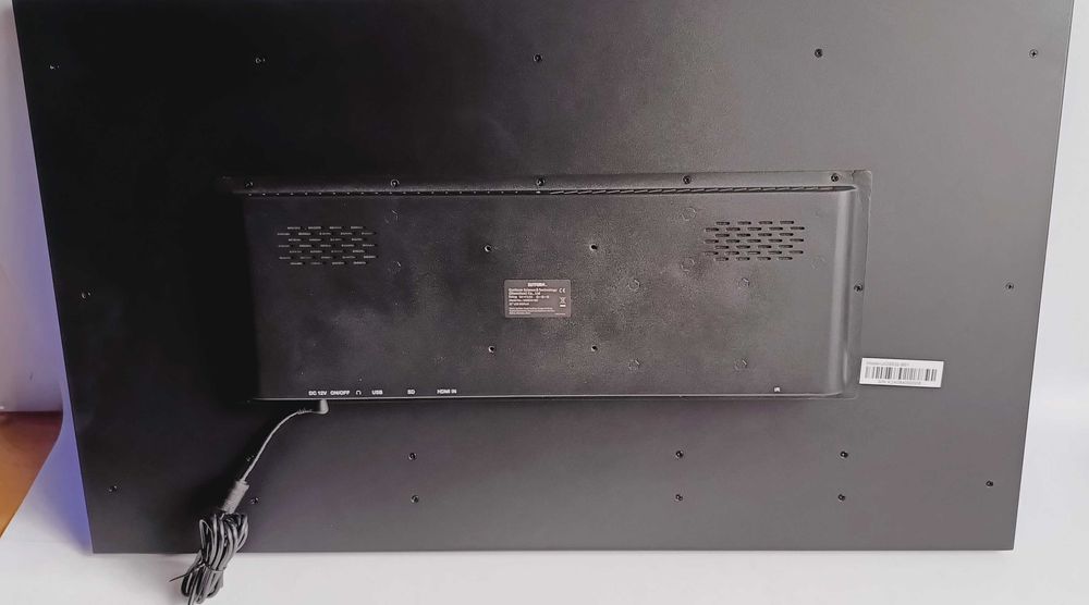 Monitor multimedialny LCD 32” 1920x1080p z pilotem wbudowane głośniki