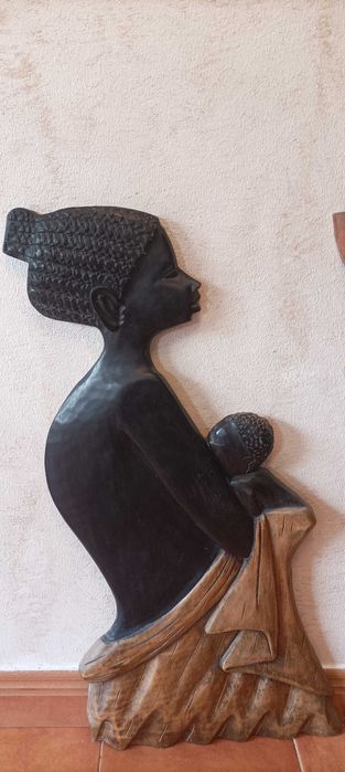 Figuras em madeira