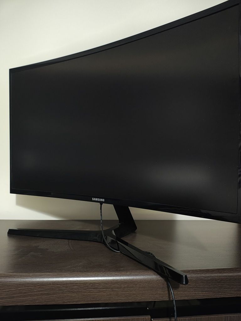 Monitor LED Samsung 27 c27f396fh