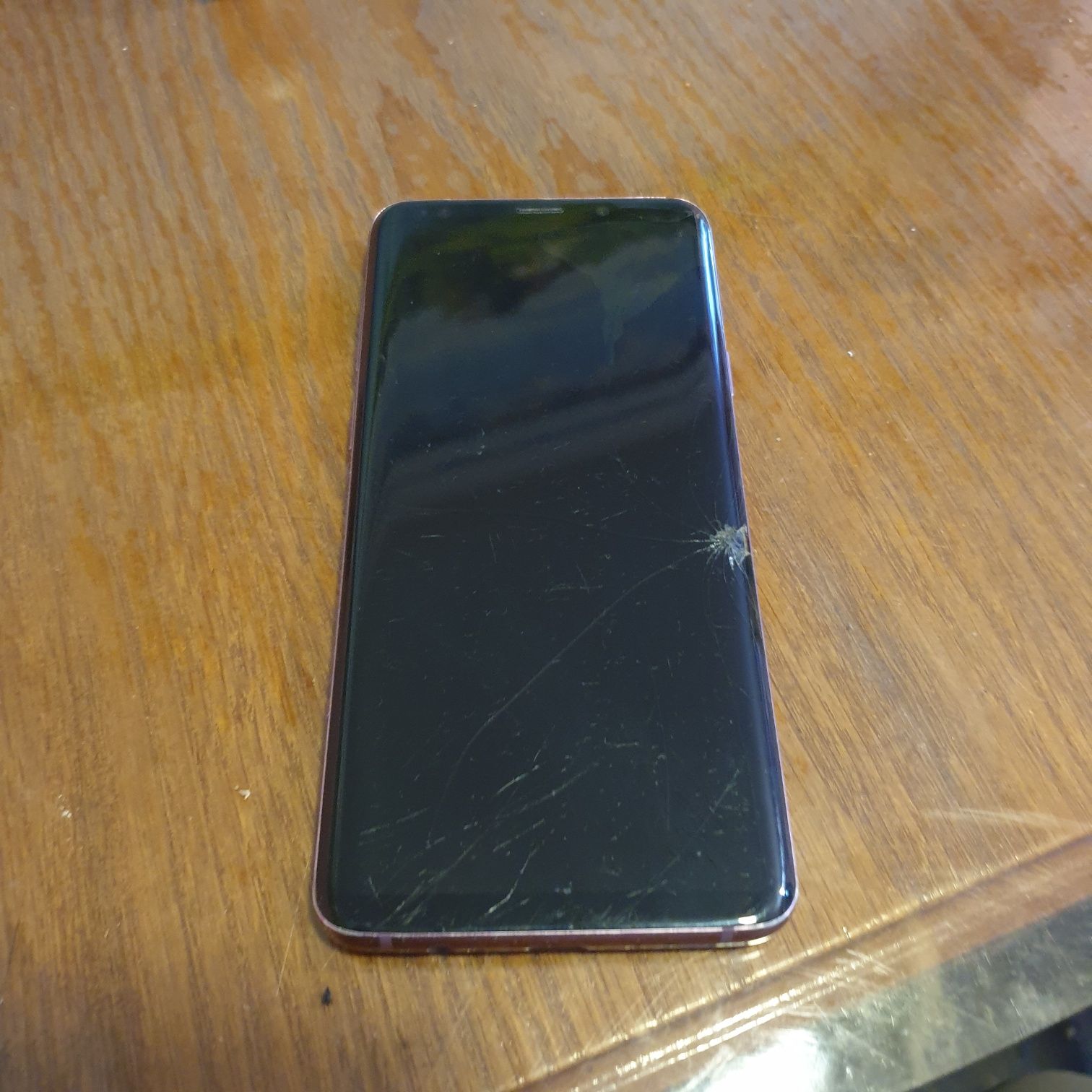 Продам телефон Samsung s9+ 6/64