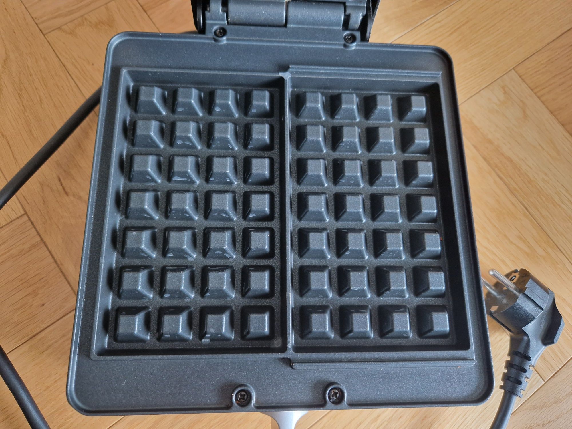 Gofrownica MPM model MGO-13 moc 1400 W