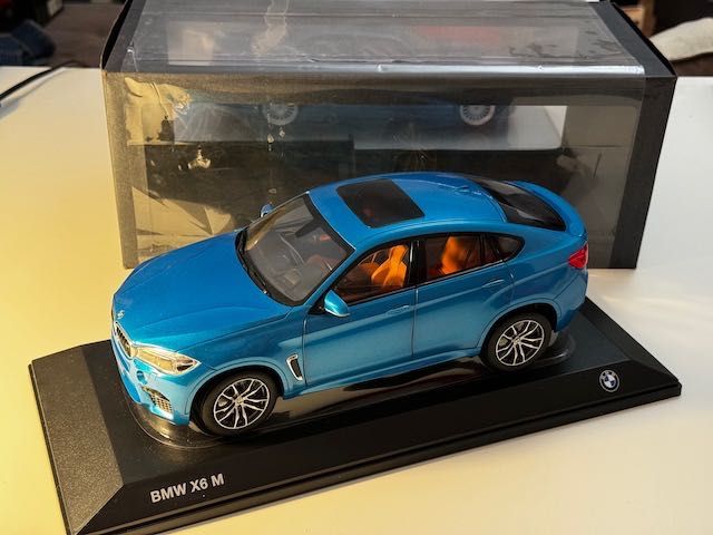 1:18 NOREV BMW X6 M (F86) / Long Beach Blue / Dealer Edition