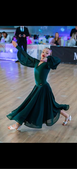 Продается платье стандарт