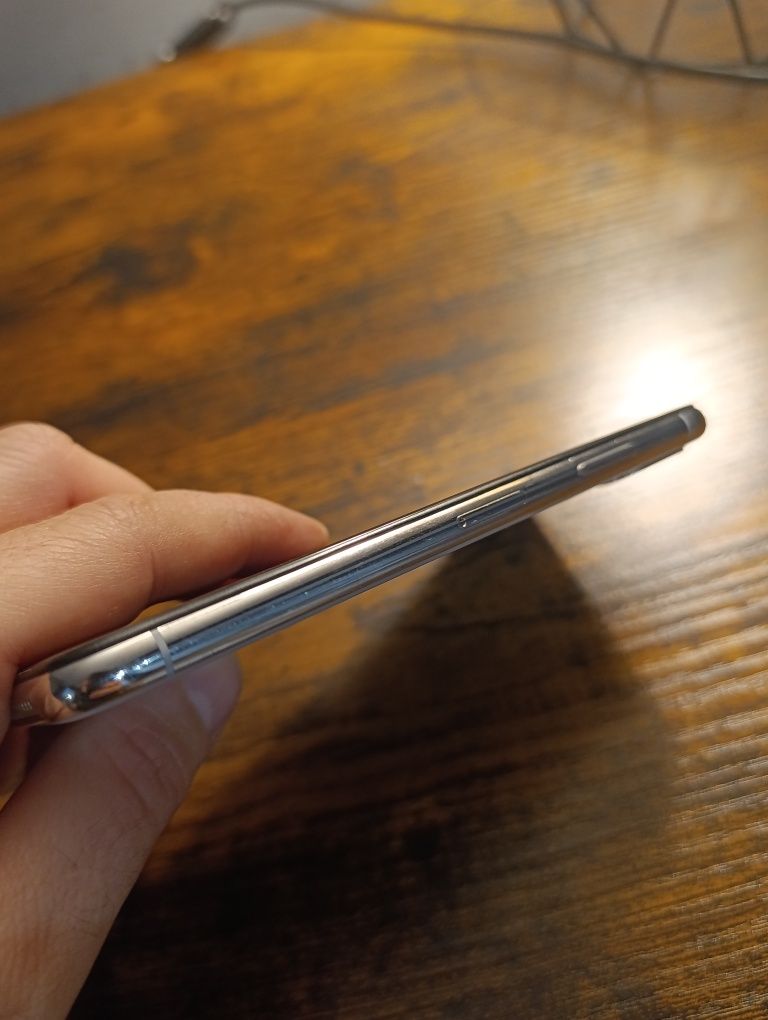 Telefon Apple iPhone X 64GB biały bat. 100%