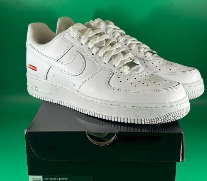 Logo Nike Air Force 1 x Supreme Low Box - białe EU 42