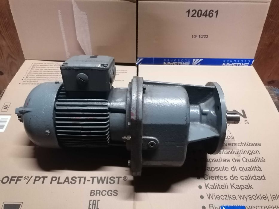 Motoreduktor 0,37kw 78 obrotów do maszynki do mięsa.