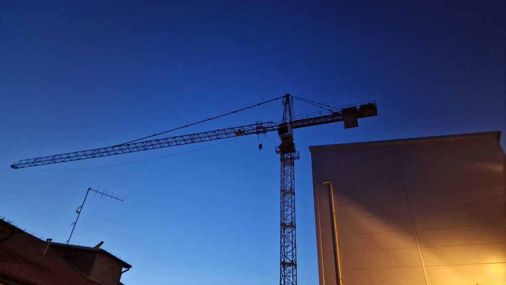 Wynajem żurawia wieżowego Liebherr 140 ECH