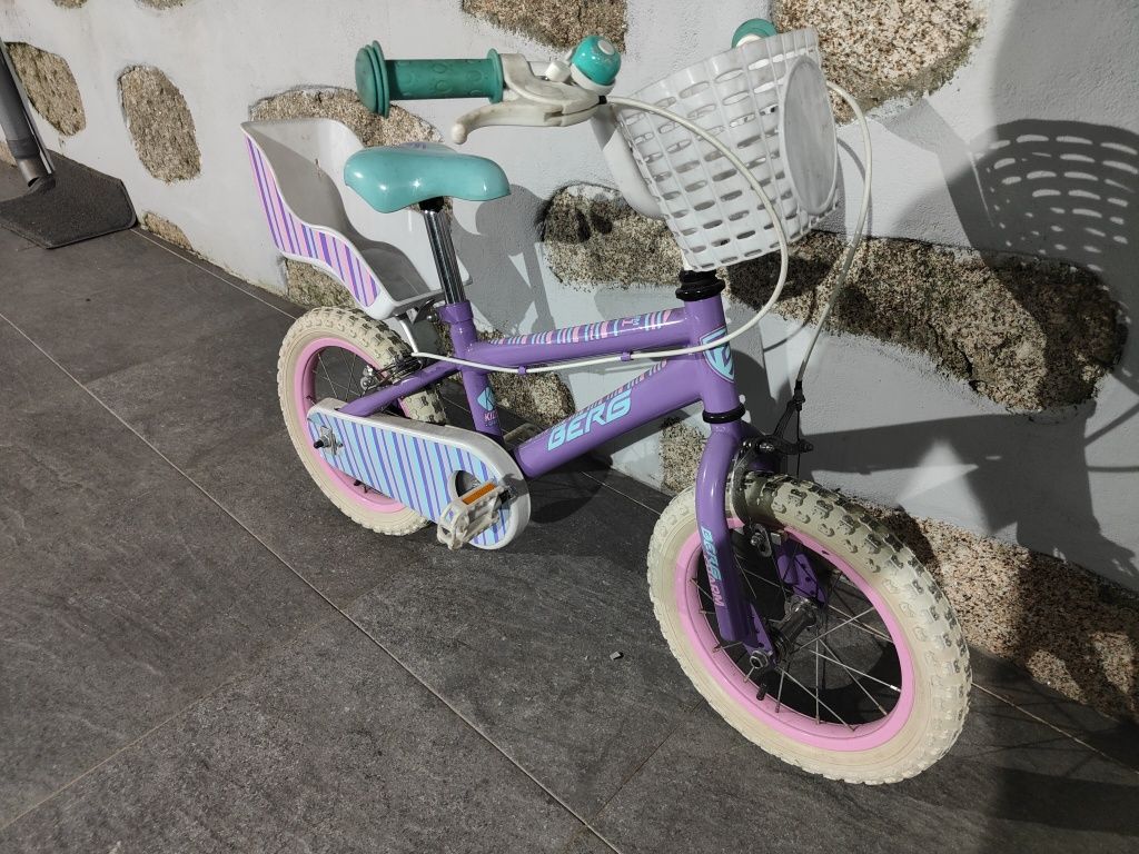 Bicicleta de criança como nova