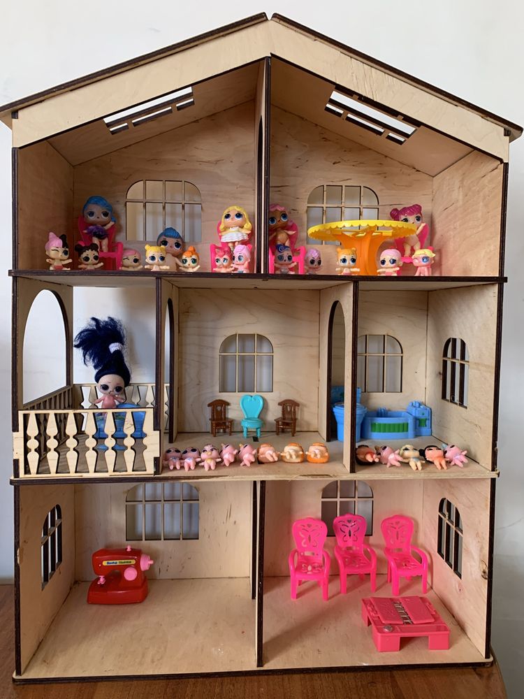 Дитячій іграшковий будиночок