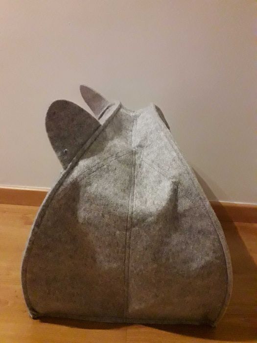 Duas tocas para gato ou cão pequeno