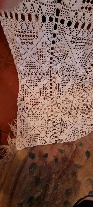 Toalha de mesa bordada à mão