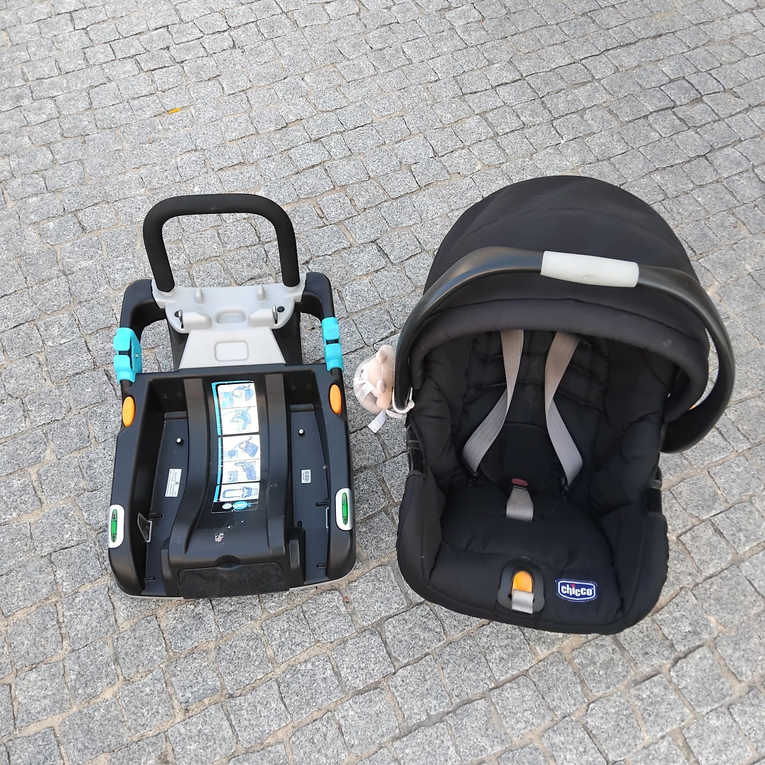 Cj. Carrinho de passeio + ovo Chicco