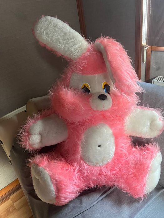 Заєць рожевий великий