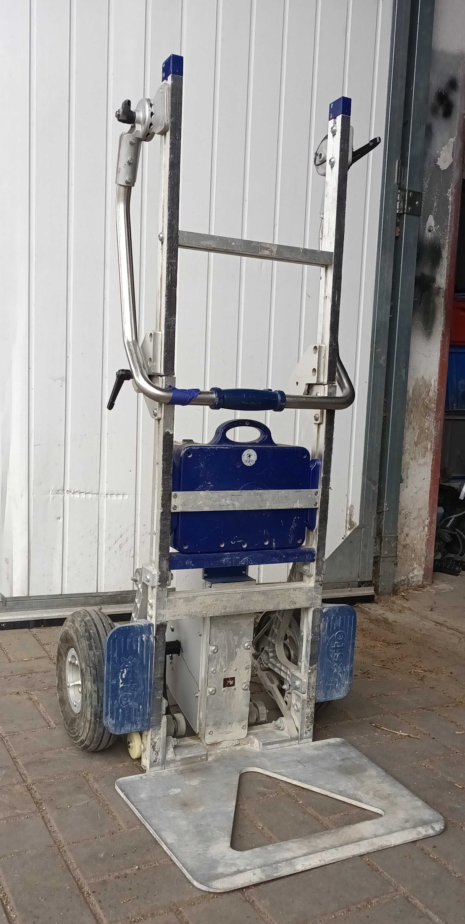 Schodołaz towarowy TITAN 170 kg udźwigu