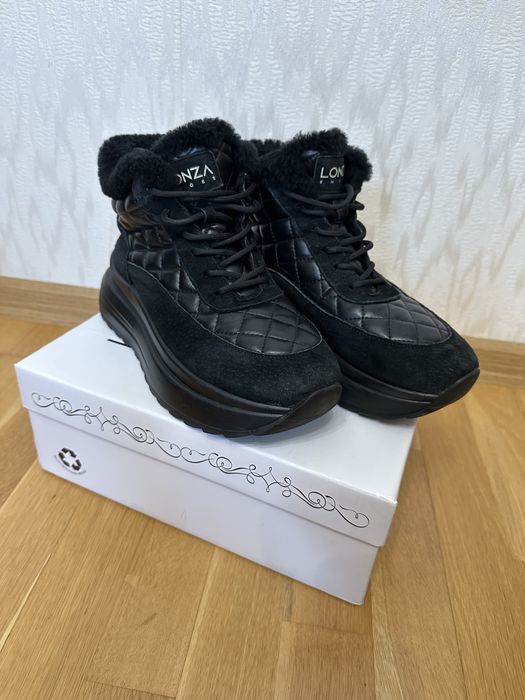 Кросівки, чоботи лонза, lonza