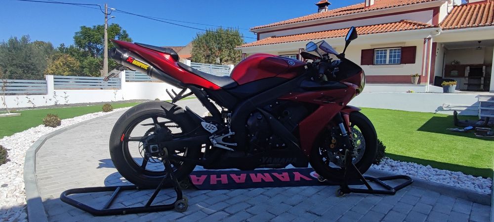 Yamaha R1 - 2004