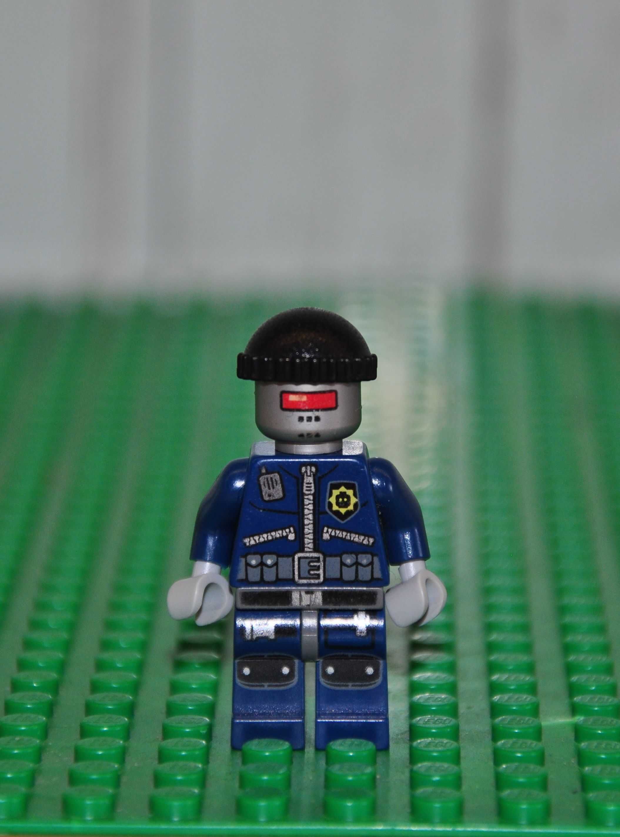 F0418. Figurka LEGO The LEGO Movie - tlm079 Robo SWAT