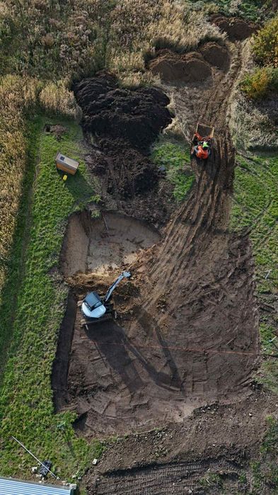 Roboty ziemne transport Wykopy Niwelacja pomoc drogowa odśnieżanie