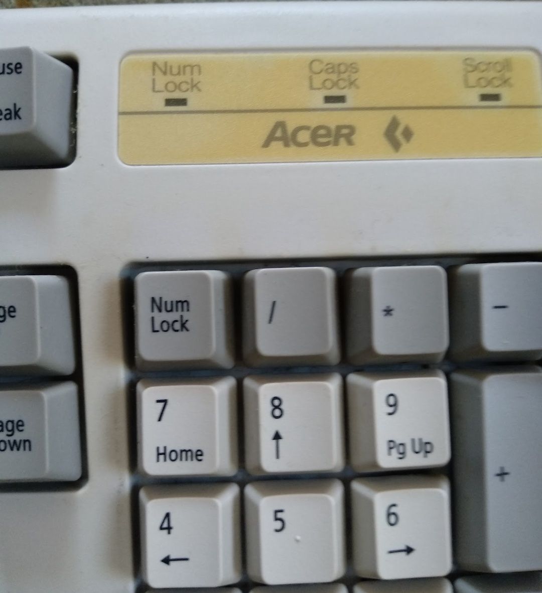 Teclado Acer 6312 TW vintage em ótimo estado e a funcionar