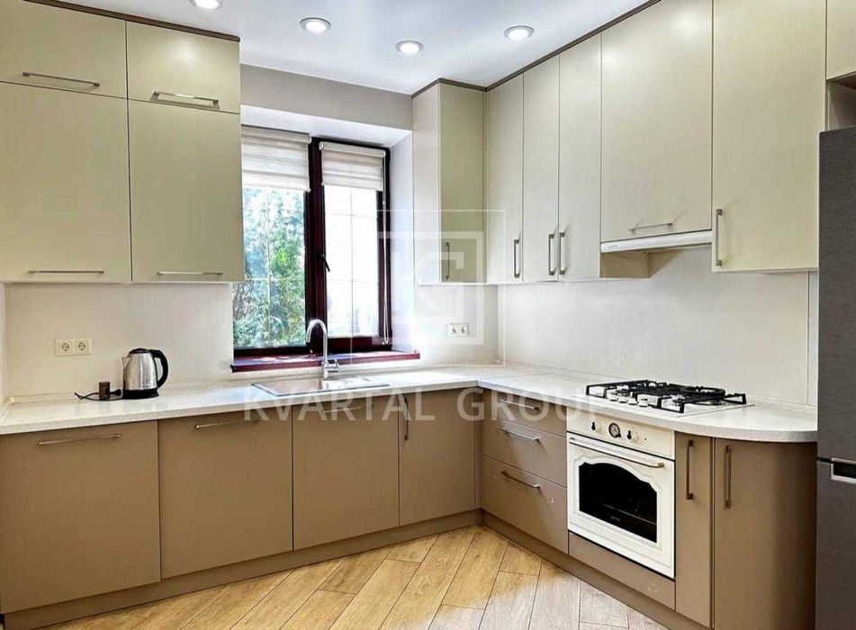 Просторий будинок 150 м² + гостьовий 80 м² у центрі Бородянки