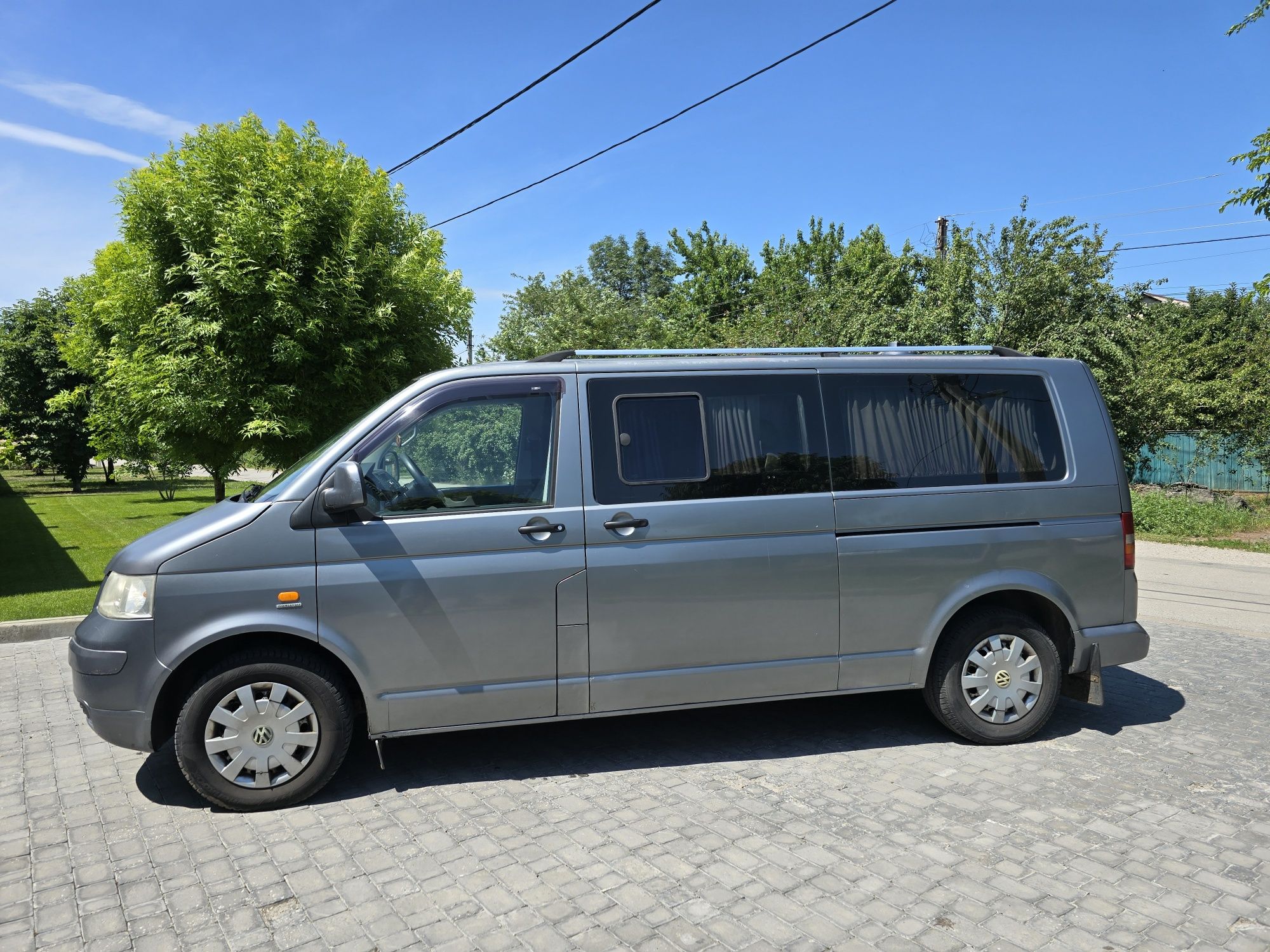 Продам Volkswagen Caravelle 9 мест