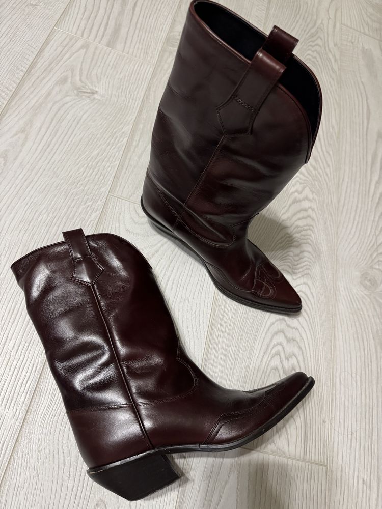 Казаки zara.39 розмір.Минула колекція.Шкіра.