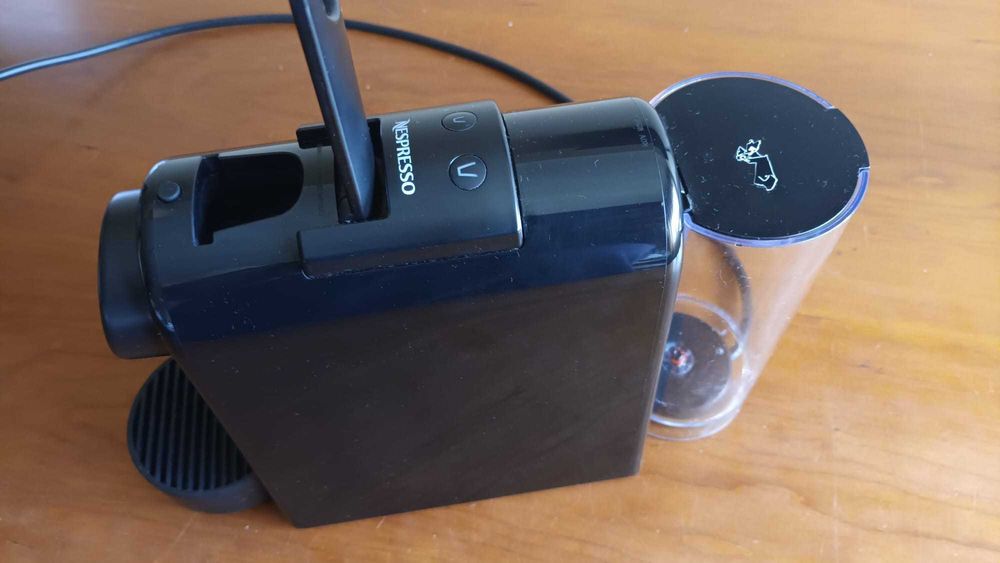 Nespresso - DeLonghi