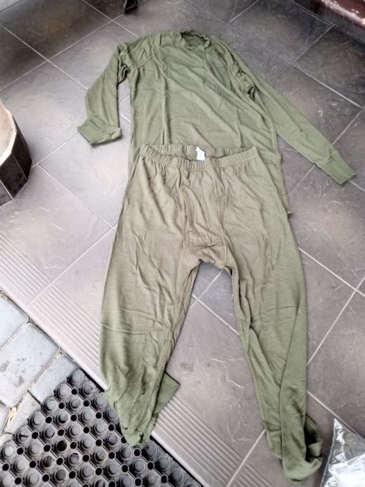 Bielizna wojskowa długa zimowa i letnia rozm L- 4 komplety