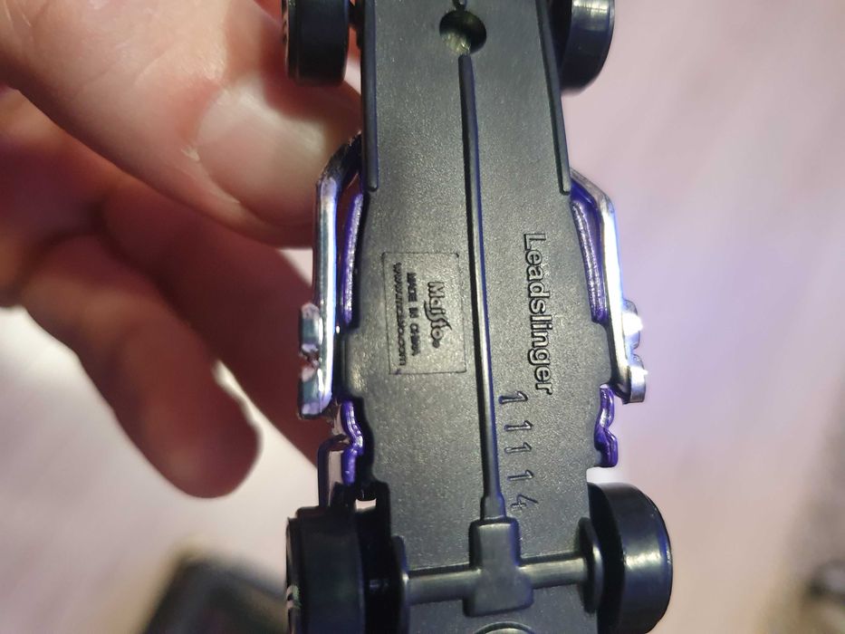 Resoraki cała walizka różne hot wheels i inne