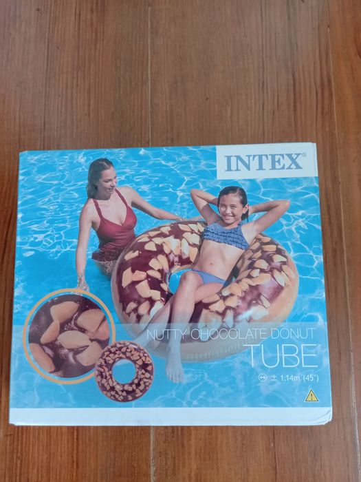 Велике яскраве надувне шоколадне коло з горіхами Intex 114 см