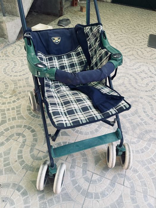 Vendo carrinho de bebê tipo guarda-chuva