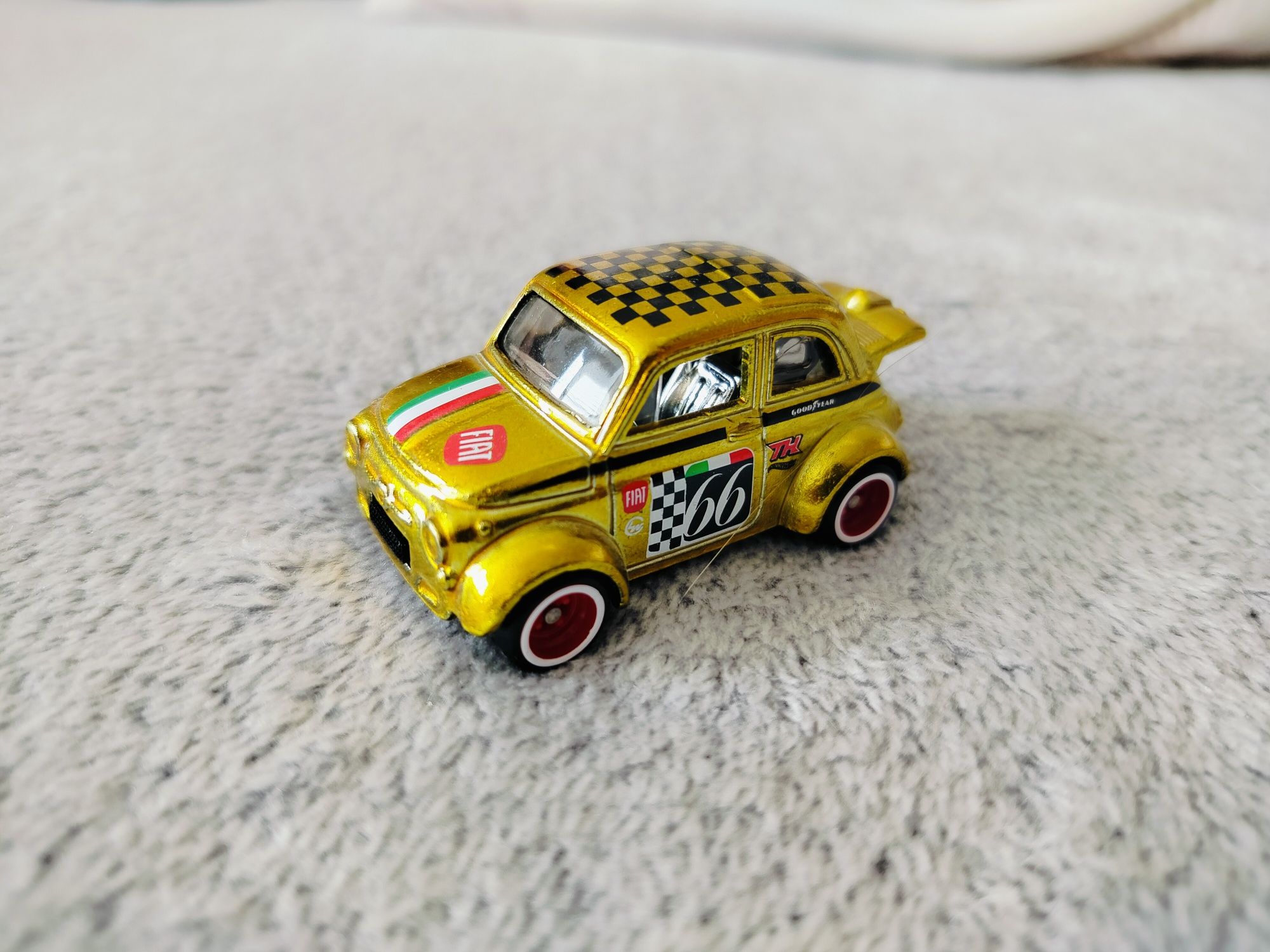 Hot wheels Fiat 500D modificado sth