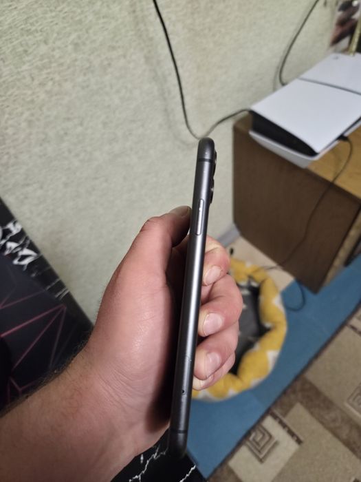 Продам iPhone 11 64gb