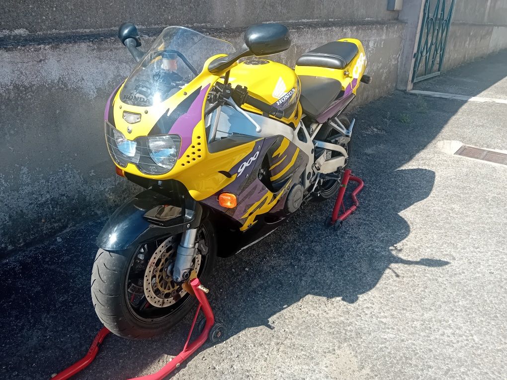 Cbr 900rr sc33 (919)