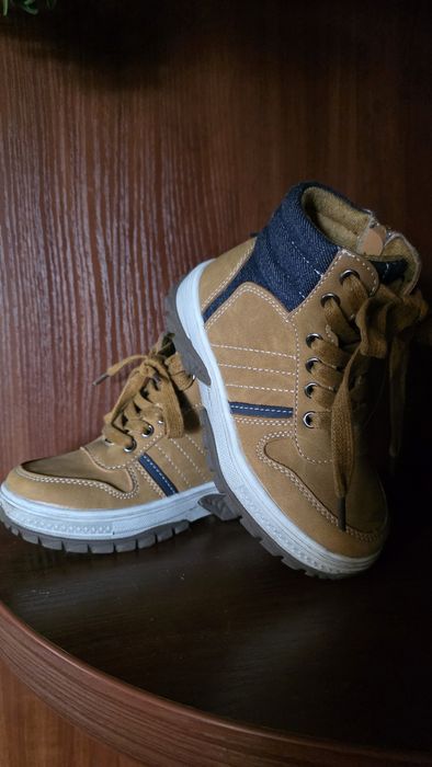 Осенние ботинки в очень хорошем состоянии