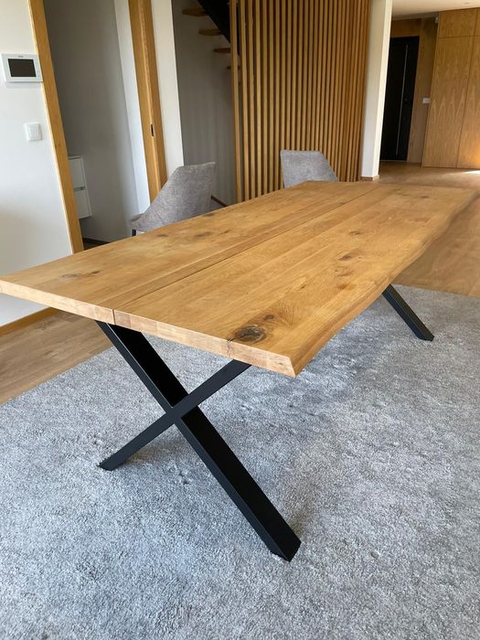Mesa de jantar - Madeira maciça