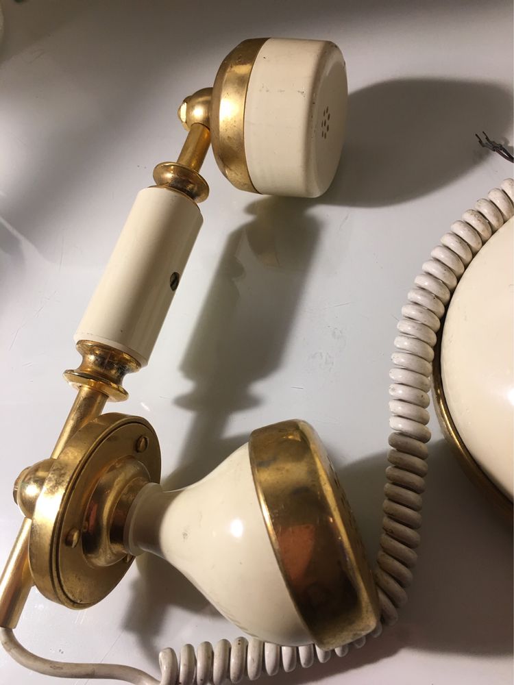 Telefone antigo bege