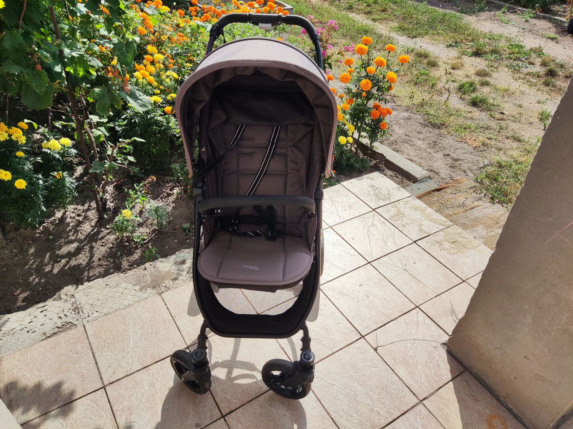Продам детскую прогулочную коляску Valco Baby Snap 4
