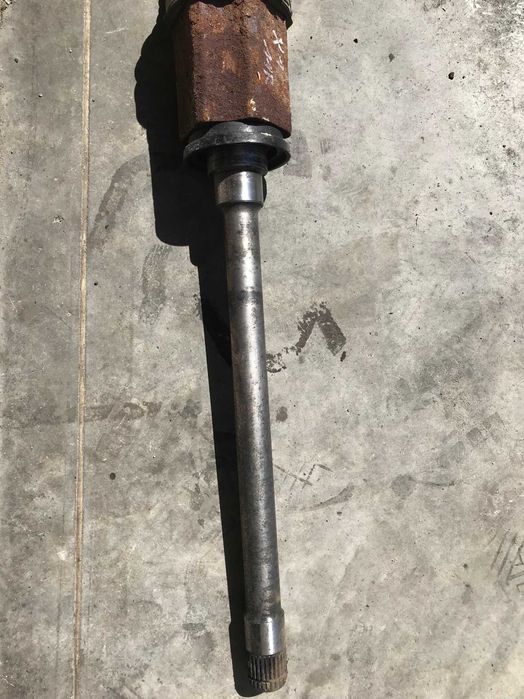 Полуось привод шрус піввісь BMW X1 E84 2.0 DIESEL ПЕРЕДНЯ ПРАВА.