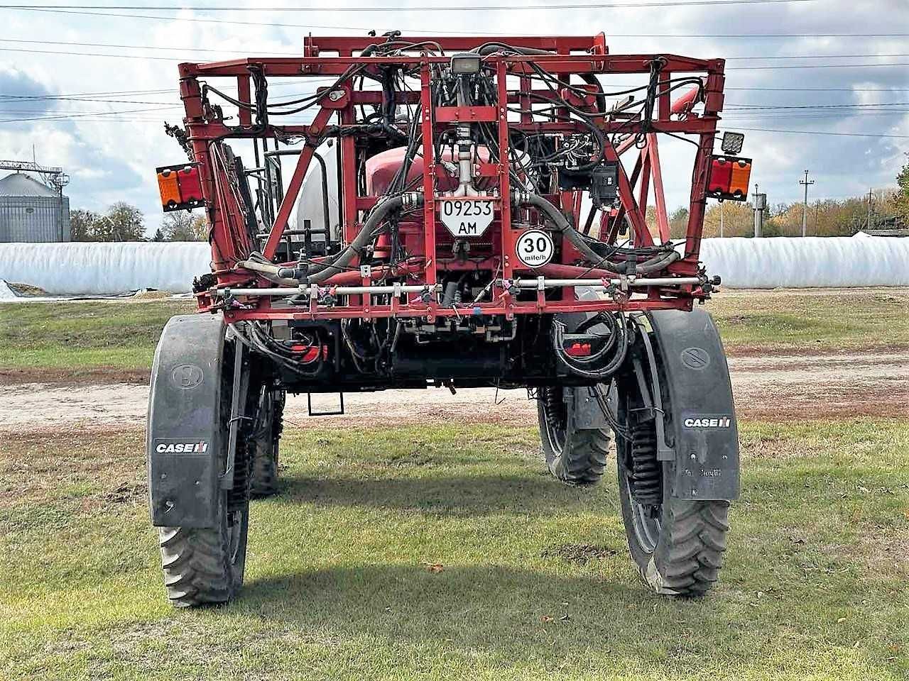 Самохідний обприскувач CASE IH Patriot 3330