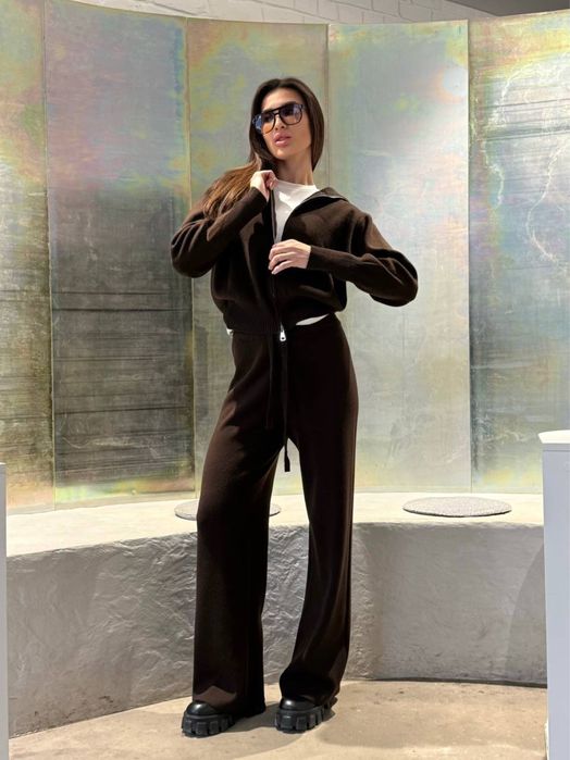 Нереальні жіночі костюми!