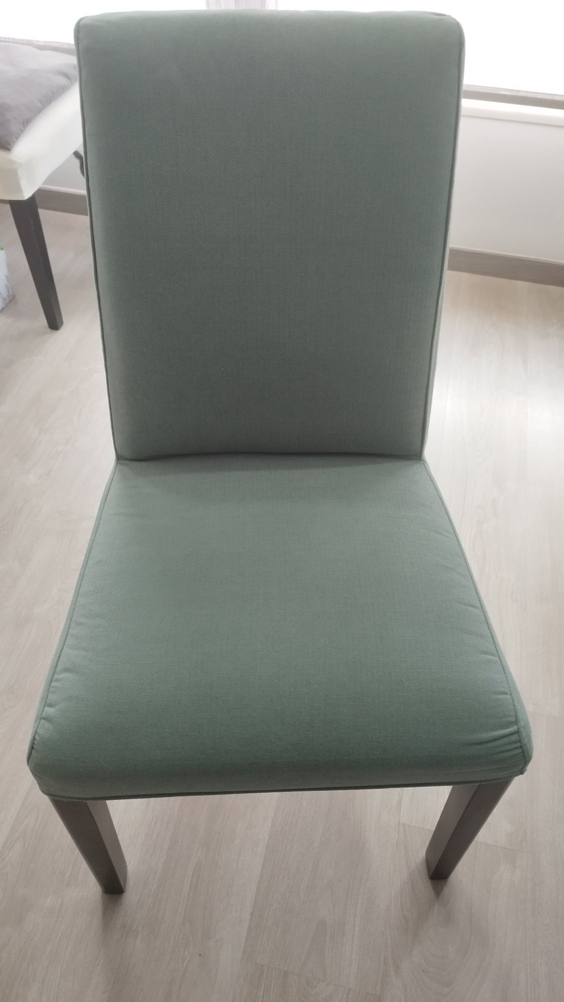 Vendo conjunto de 4 cadeiras BERGMUND IKEA com capas