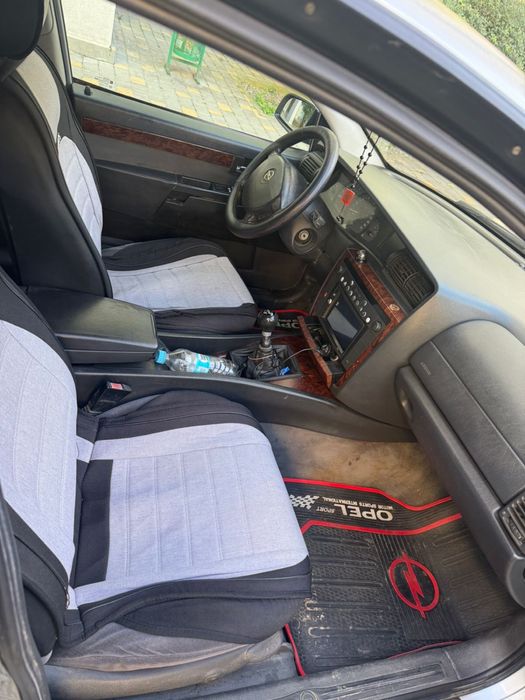 Продам машину Opel Omega 1999 рік